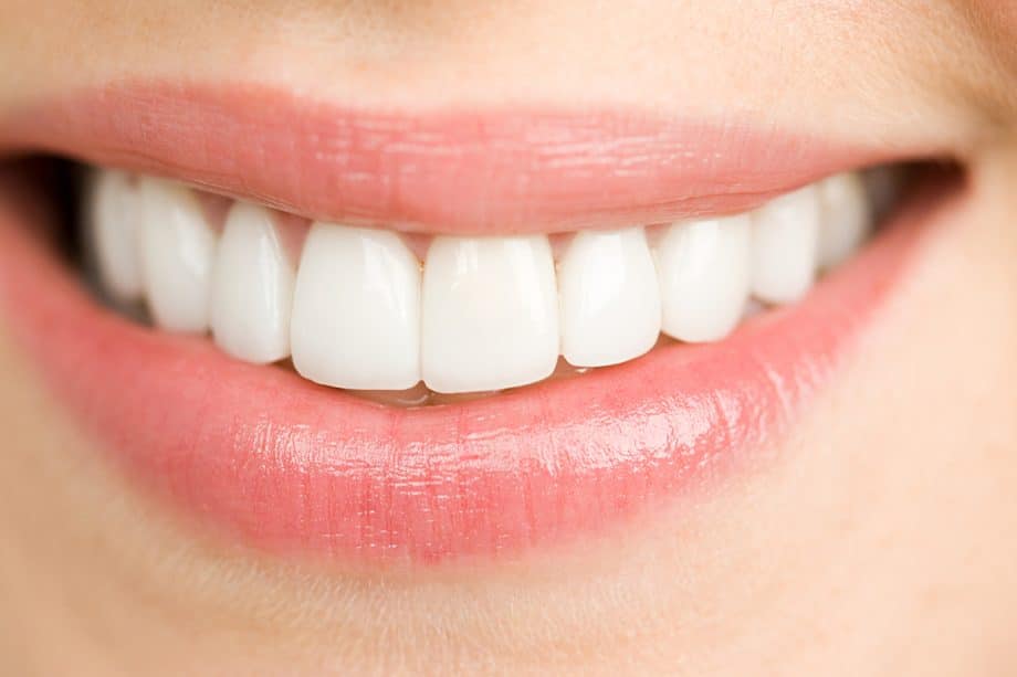 Your Guide to Having White Teeth | Bentonville